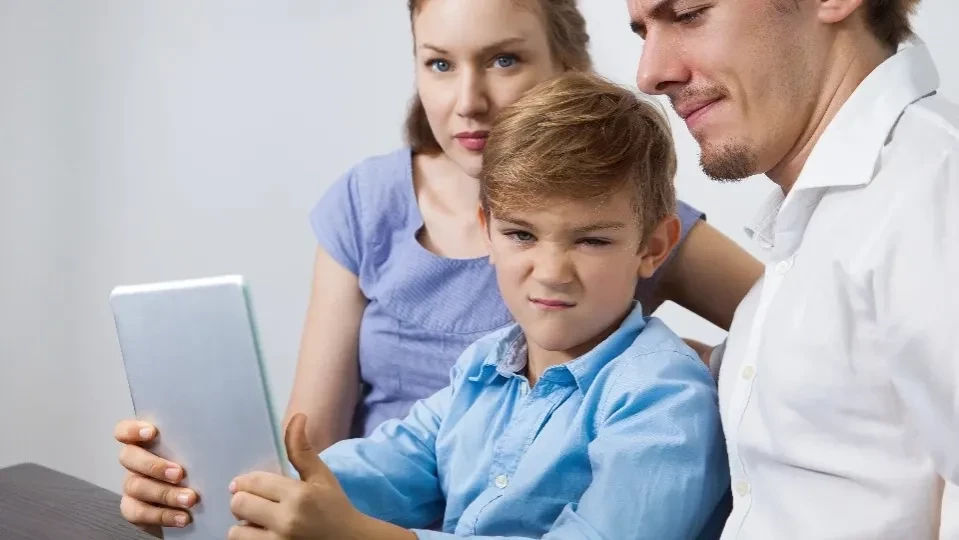 Illustration for the article: Sex Education for Teenagers: How to Start the Conversation