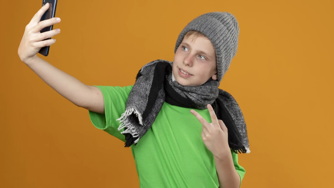 Illustration for the article: ¿Qué es OOTD y cómo afecta esta tendencia a los jóvenes?