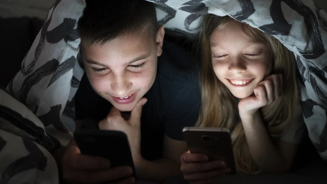 Ilustración para el artículo: Huella digital: cómo proteger a los niños en el mundo online