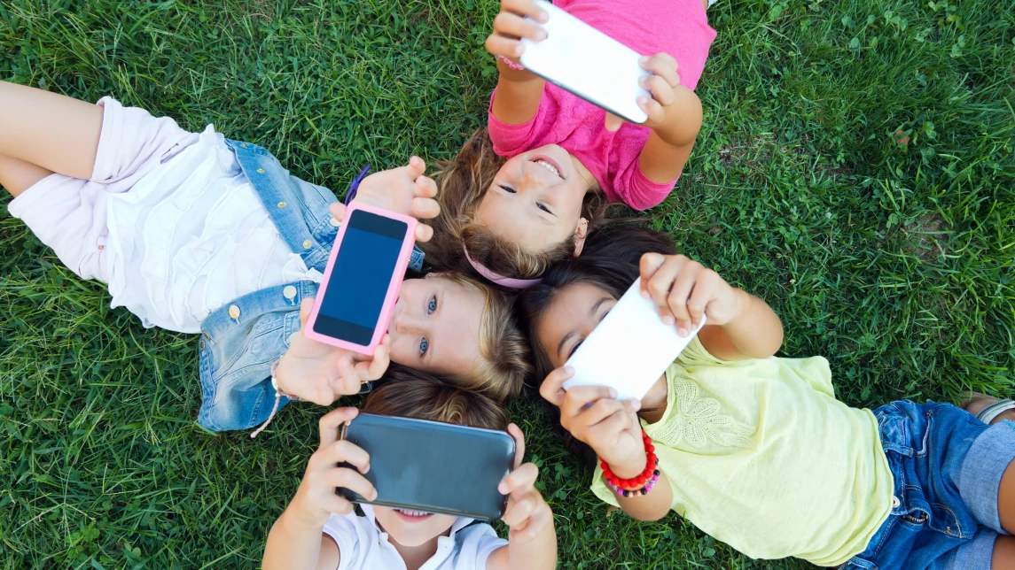 Ilustracja do artykułu: Jak sprawdzić, z jakich aplikacji korzysta dziecko