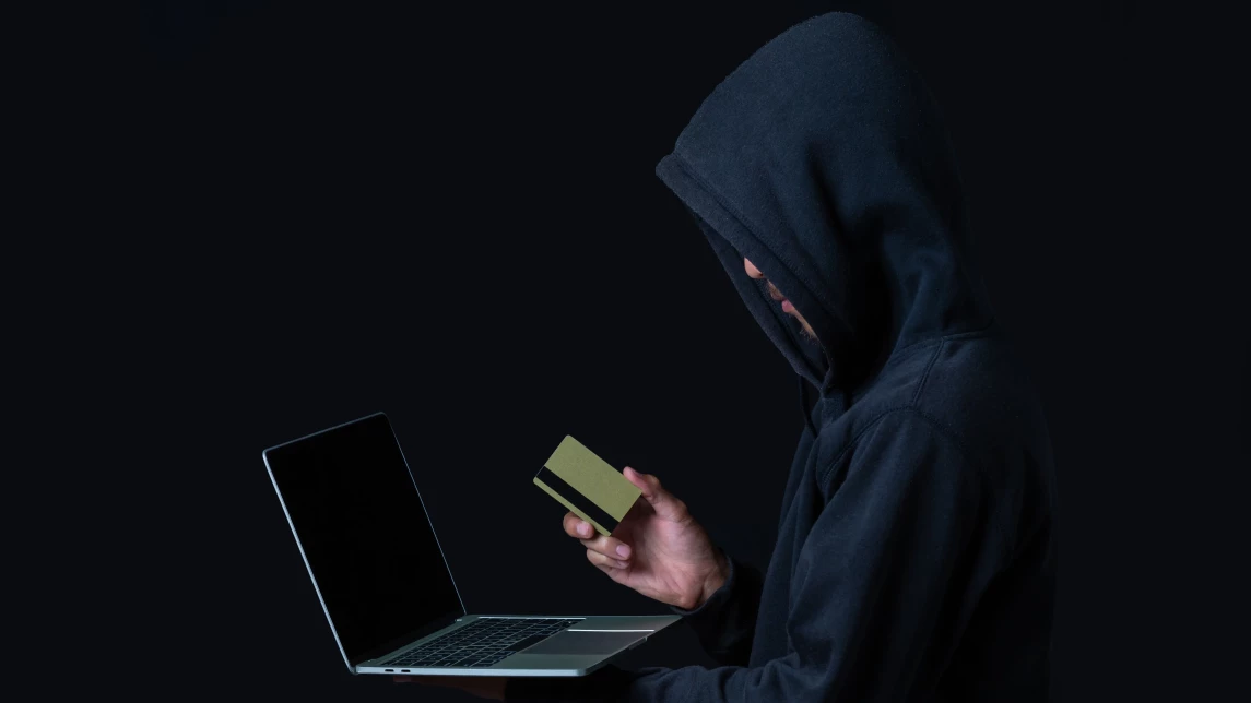 Ilustración para el artículo: ¿Cómo evitar el fraude en el mercado para traders sin experiencia?