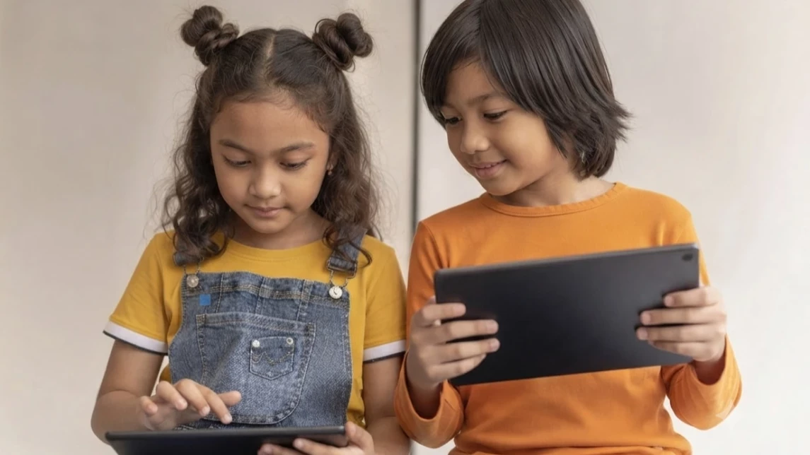 Ilustrasi untuk artikel: Cara Melindungi Anak dari Chatbot AI dan Aplikasi Teman Virtual