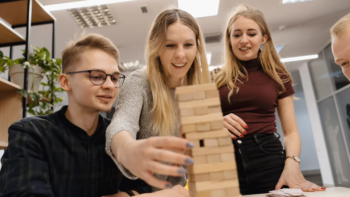 Illustration for the article: Цілісний розвиток підлітків - Ефект Джека Ма