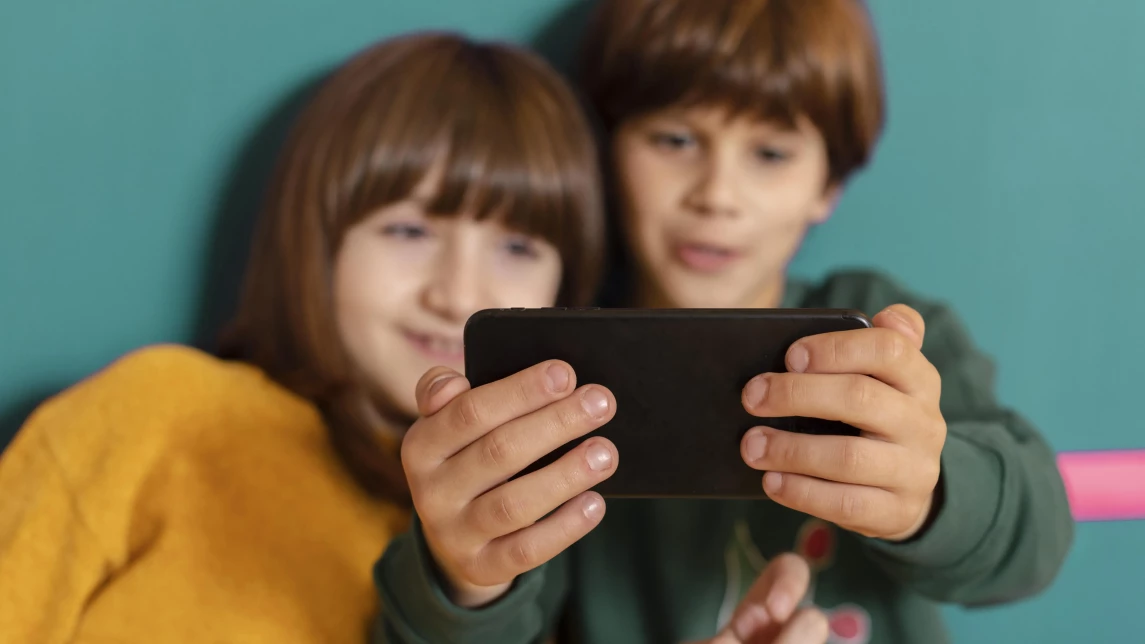 記事用イラスト： 子どものTikTokを完全に禁止せずに管理する方法